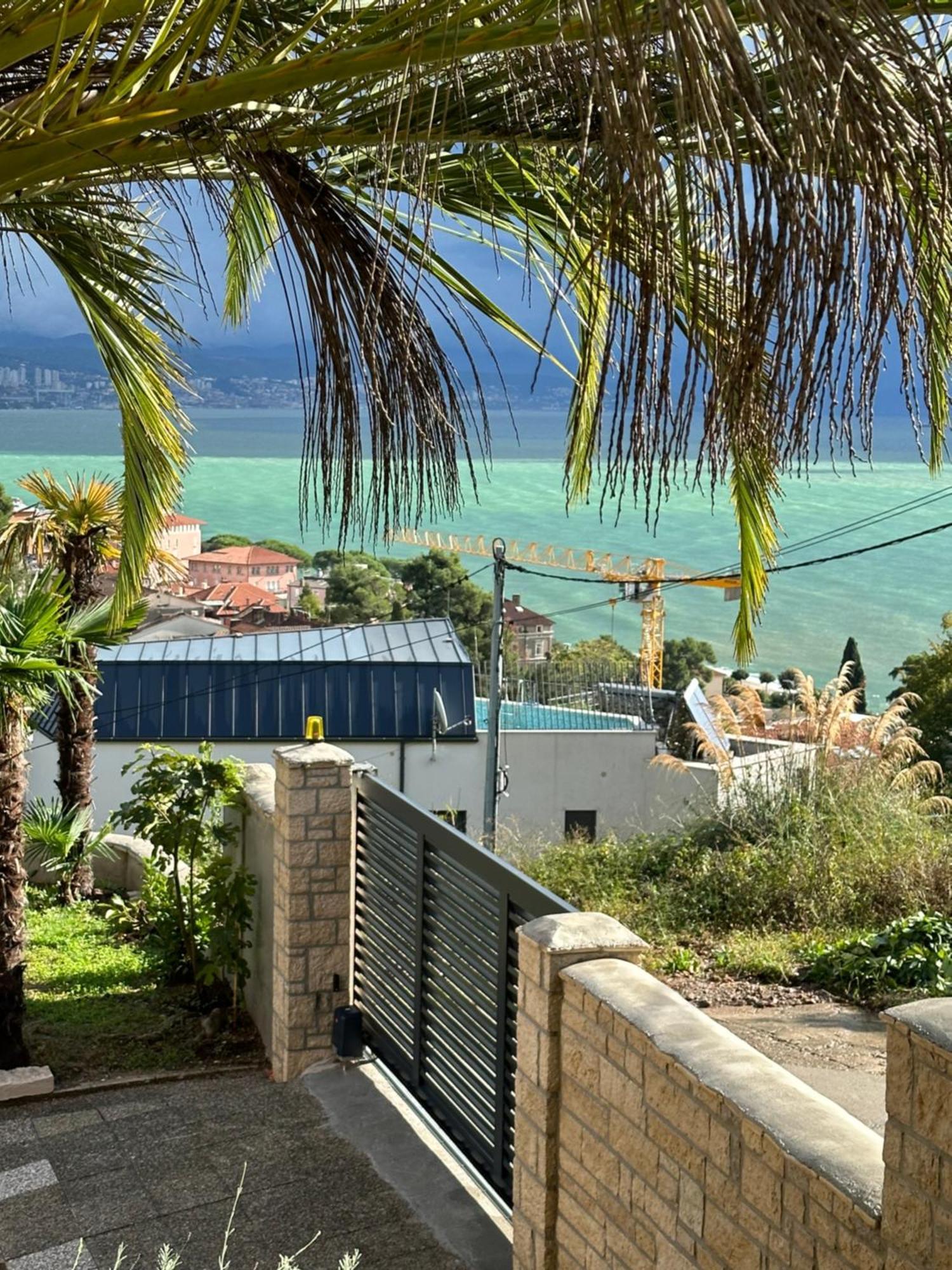 Vacation Home Lucija Slatina  المظهر الخارجي الصورة