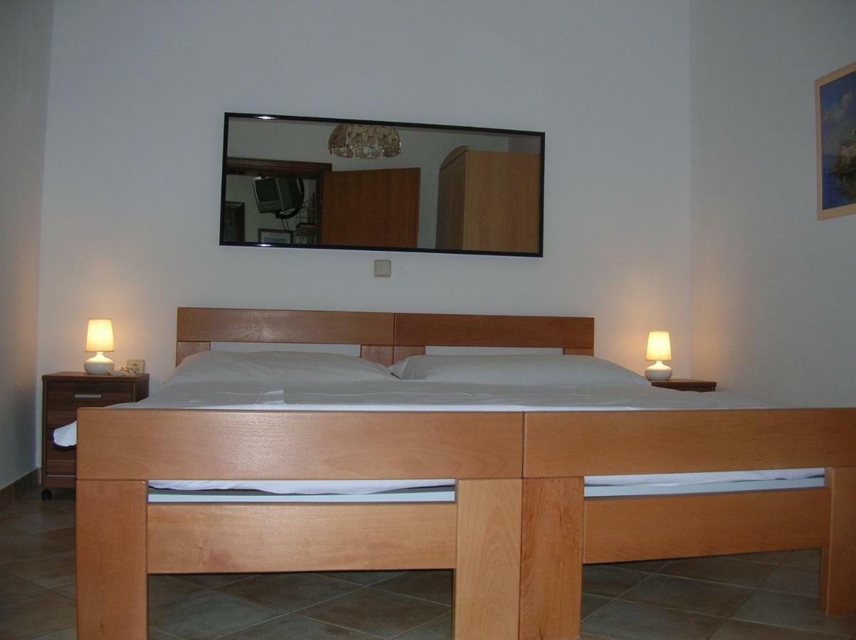 Vacation Home Lucija Slatina  المظهر الخارجي الصورة