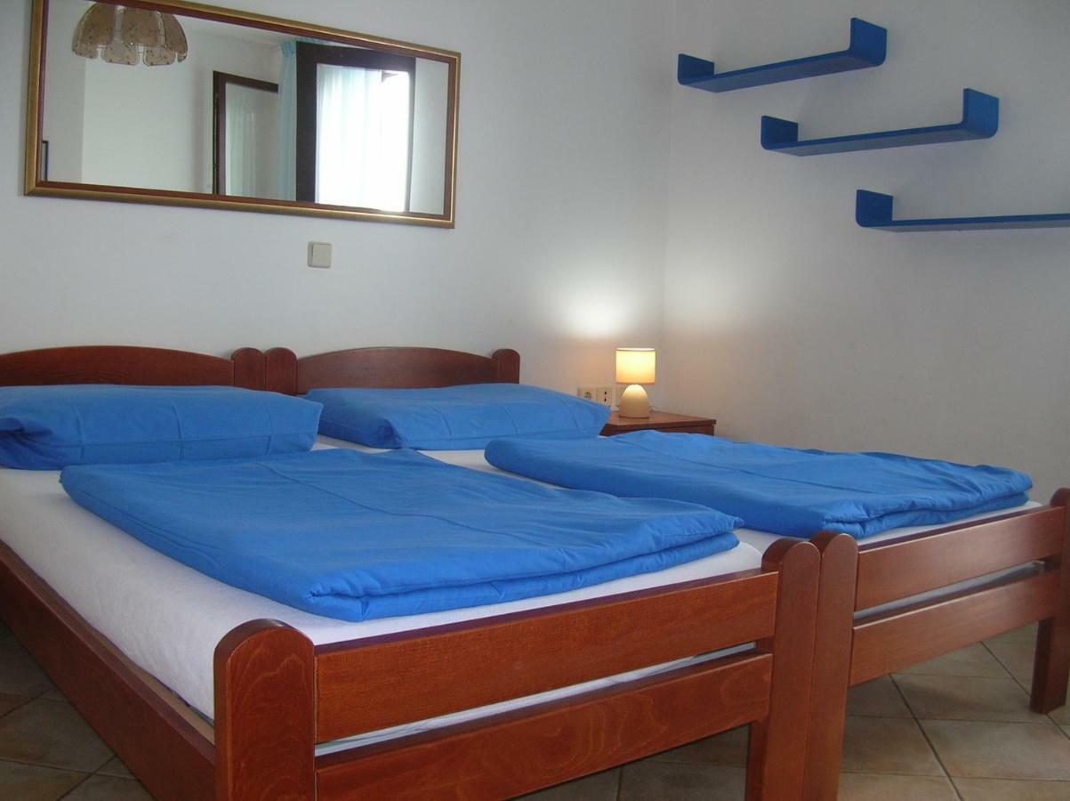Vacation Home Lucija Slatina  المظهر الخارجي الصورة